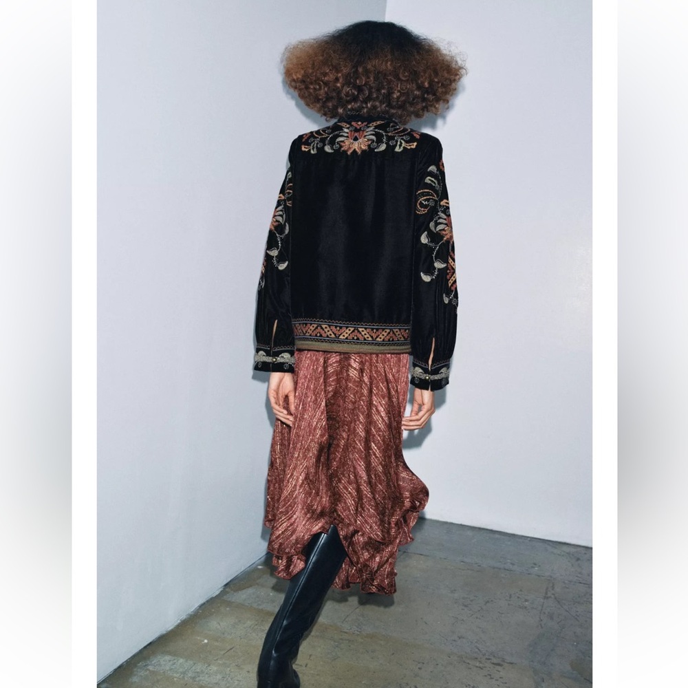 Zara Black Floral Embroidered Bomber Jacket - Picture 4 of 7